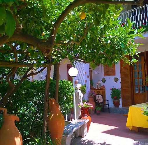 Anna Wunderbar Bed & Breakfast 4*